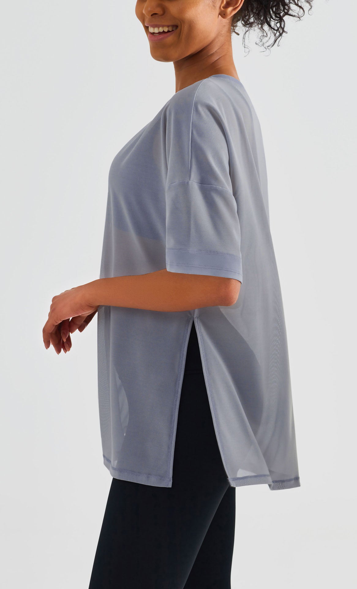 Top y bata deportiva informal con costura de malla