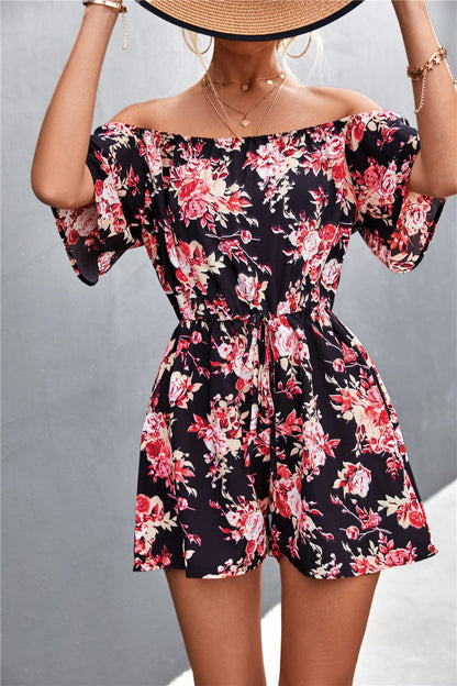 Mono de verano con estampado floral y hombros descubiertos