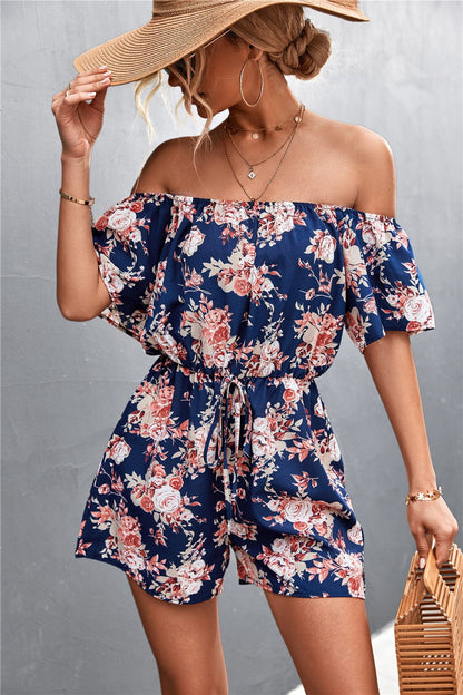Mono de verano con estampado floral y hombros descubiertos
