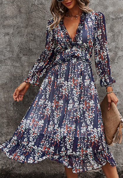Vestido con escote pronunciado y detalle de volante