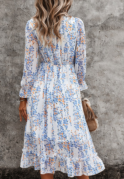 Vestido con escote pronunciado y detalle de volante