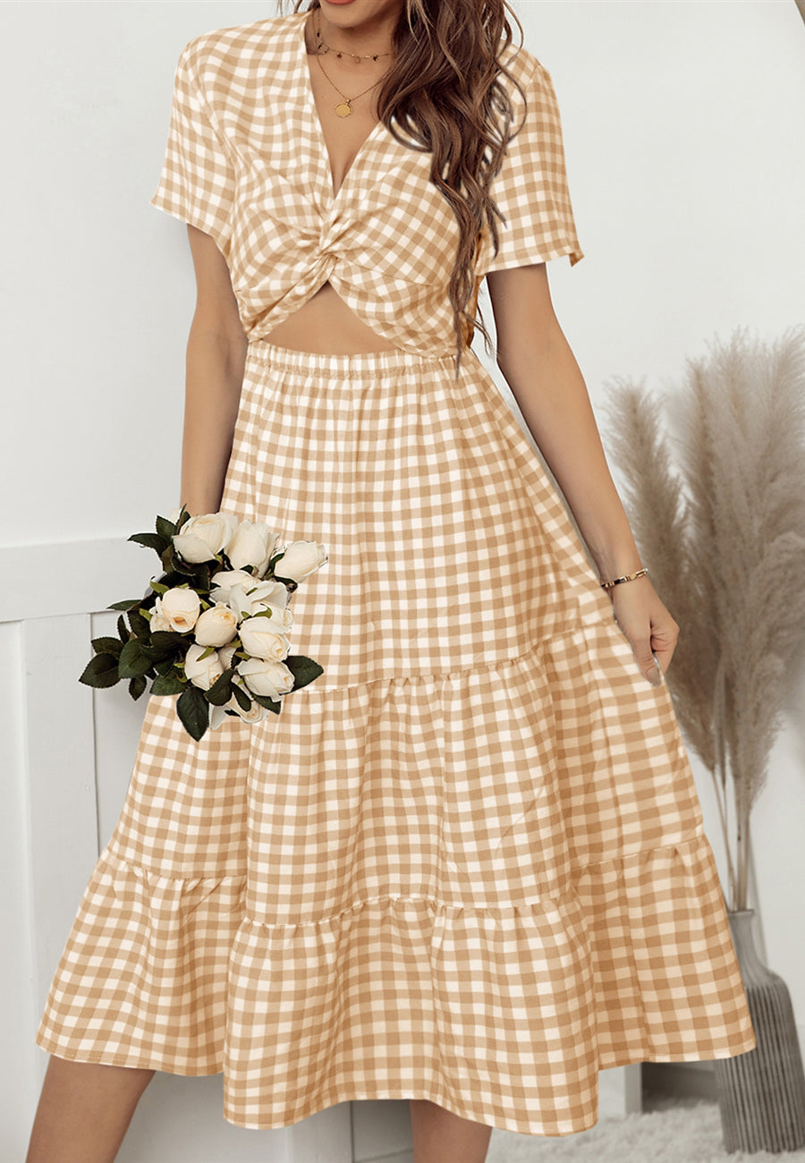 Vestido con estampado de cuadros vichy y parte delantera retorcida