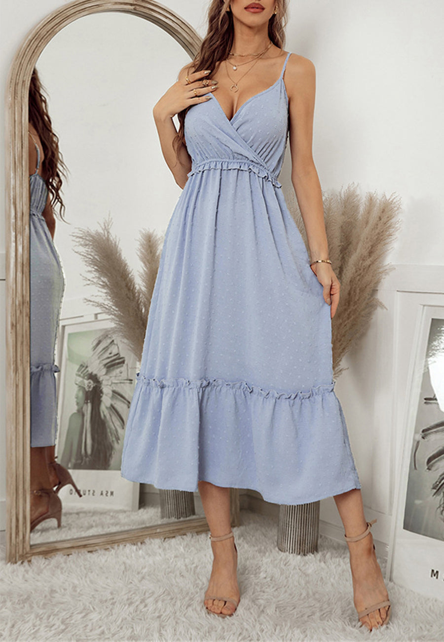 Vestido midi cruzado con escote pronunciado