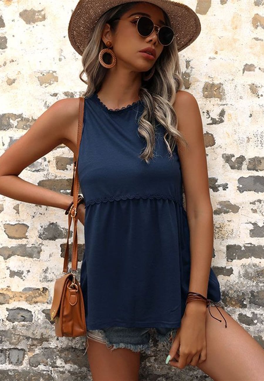 Blusa con ribete de encaje festoneado