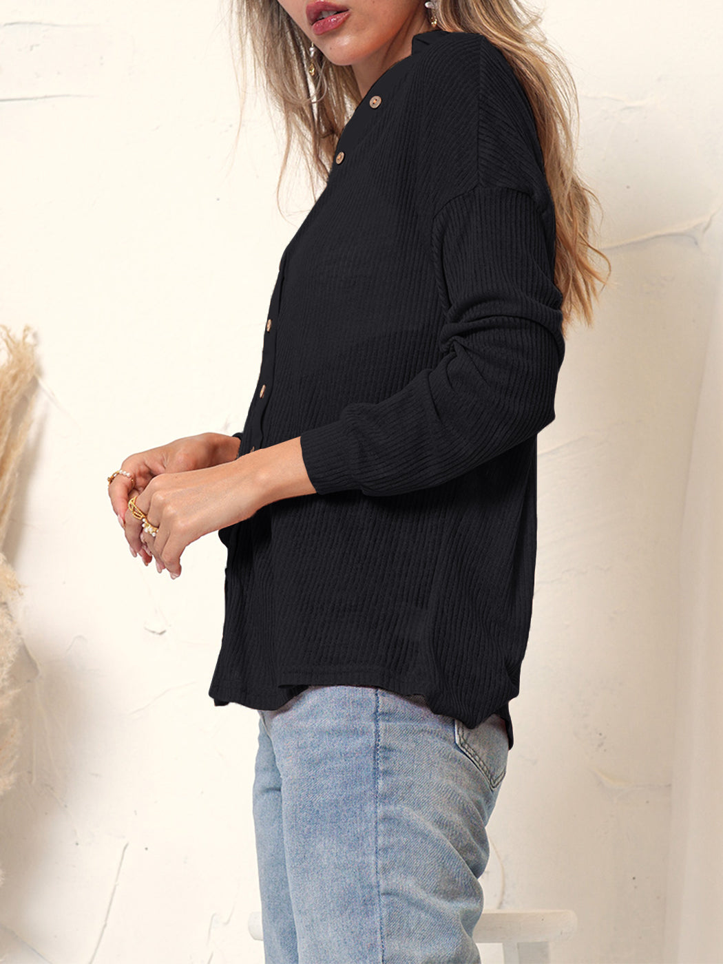 Blusa texturizada con botones y canalé 