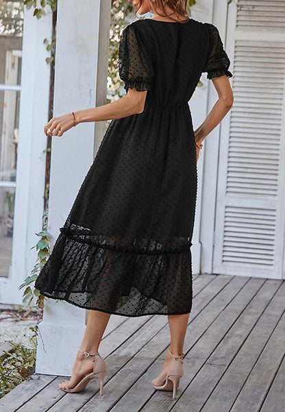 Vestido con dobladillo con volantes y lunares suizos