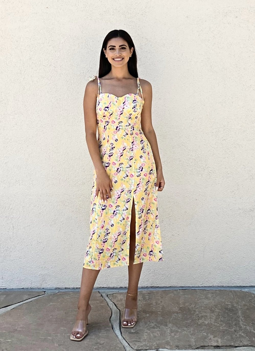 Vestido de verano con abertura alta y estampado floral