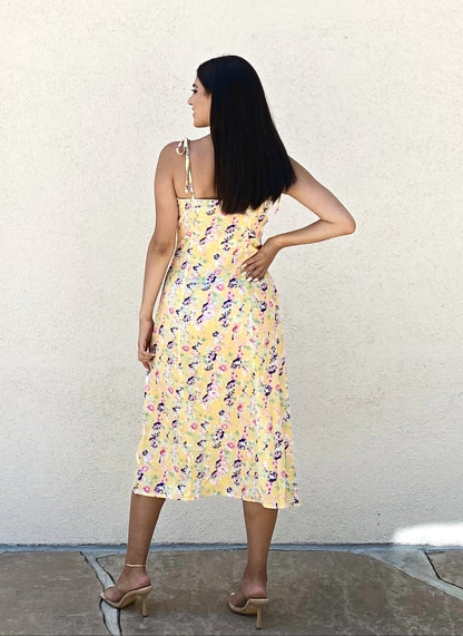 Vestido de verano con abertura alta y estampado floral