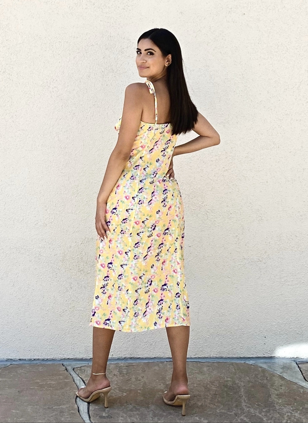 Vestido de verano con abertura alta y estampado floral