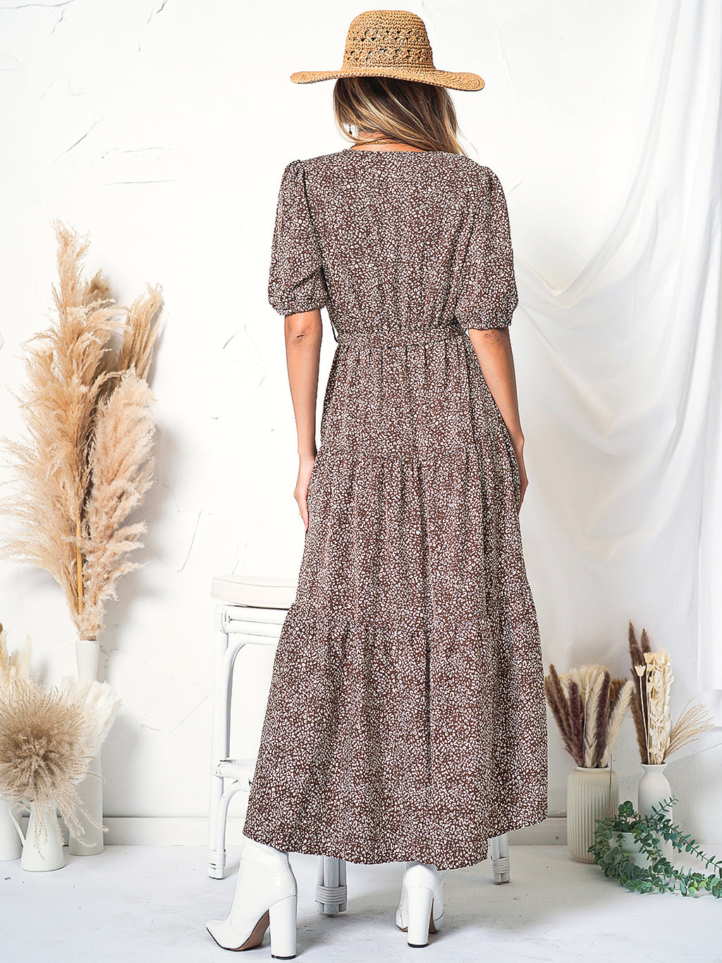 Vestido cruzado con mangas abullonadas y estampado 