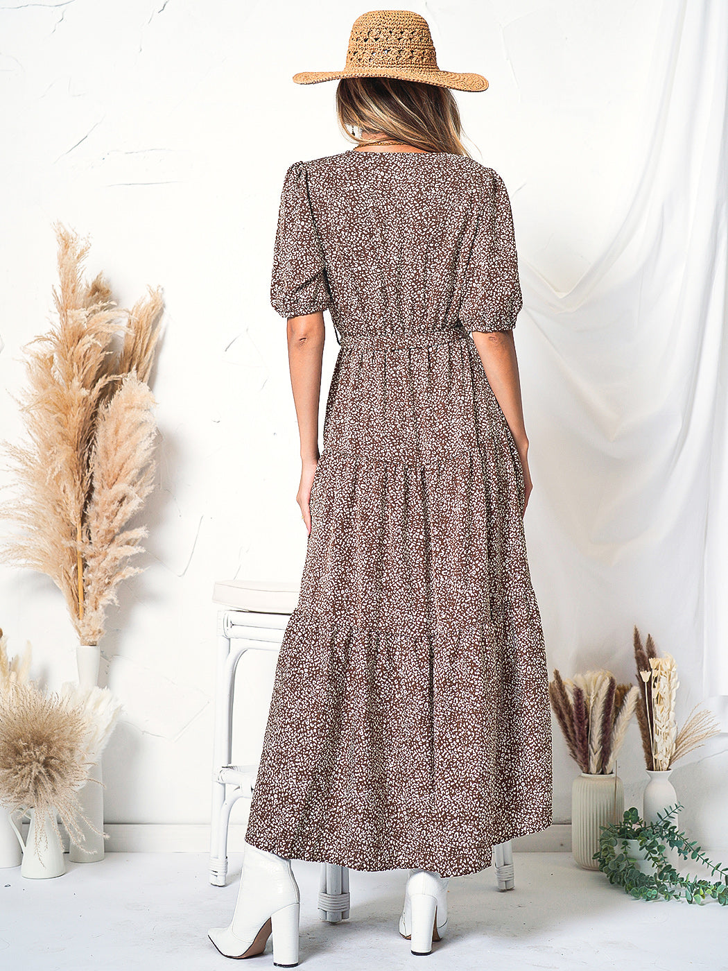 Vestido cruzado con mangas abullonadas y estampado 