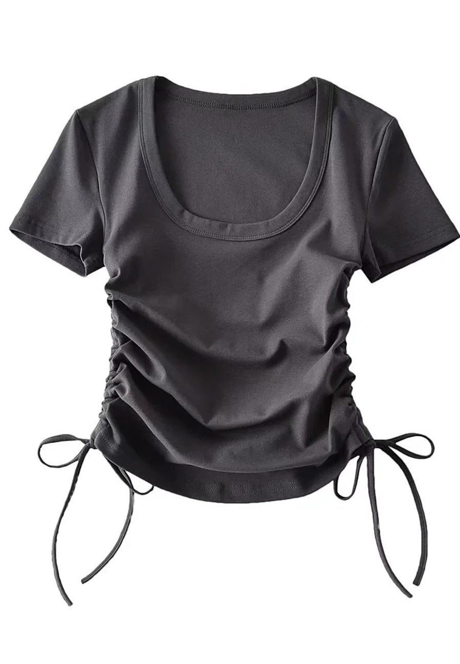 Camiseta con escote redondo y laterales fruncidos