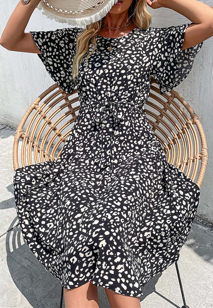 Vestido de manga corta con estampado animal