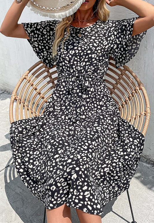 Vestido de manga corta con estampado animal