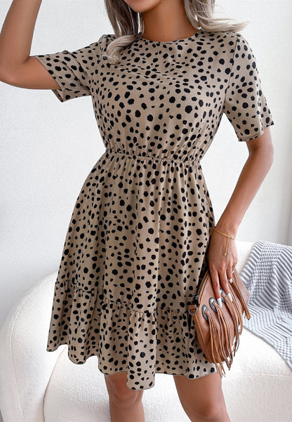 Vestido con dobladillo con volantes y estampado animal