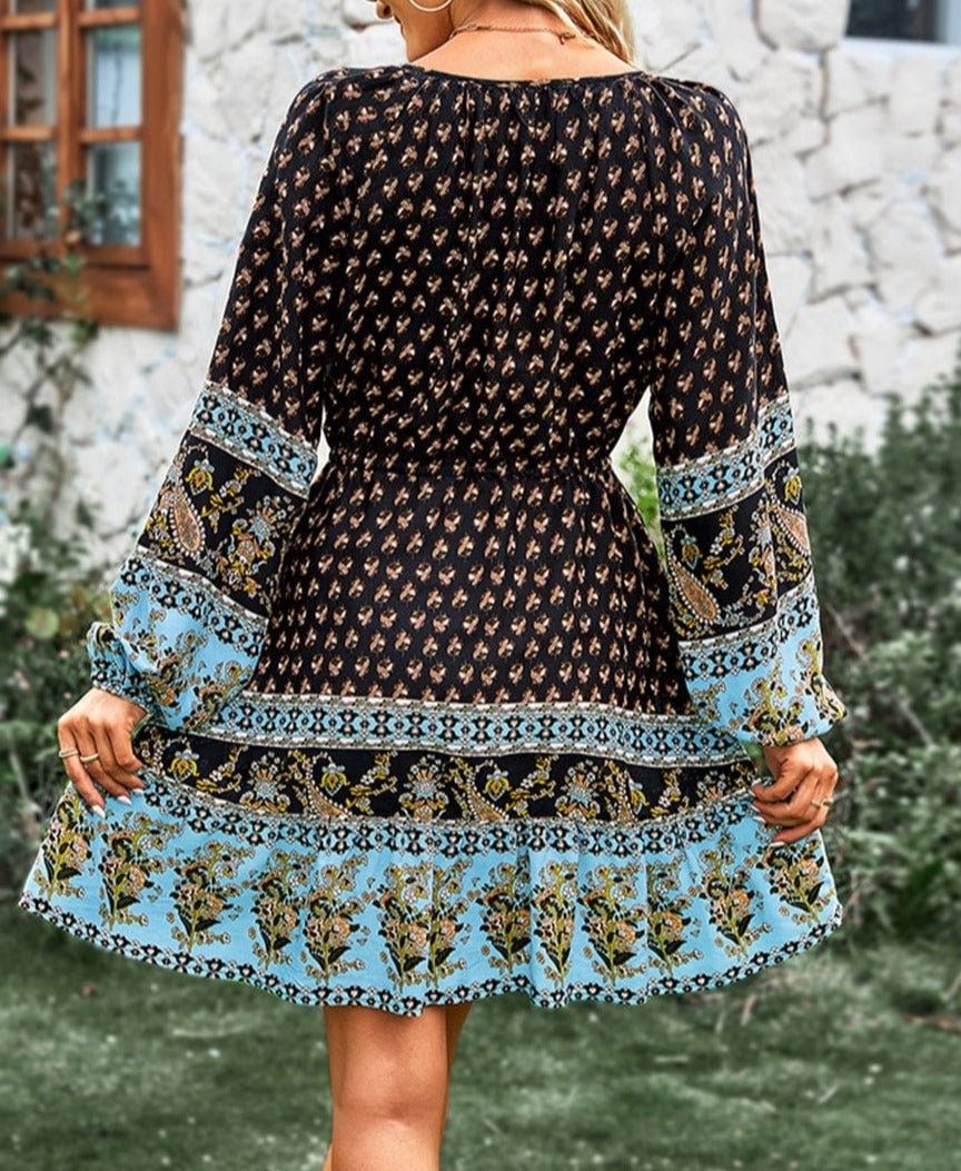 Vestido bohemio con cintura con lazo y borlas 
