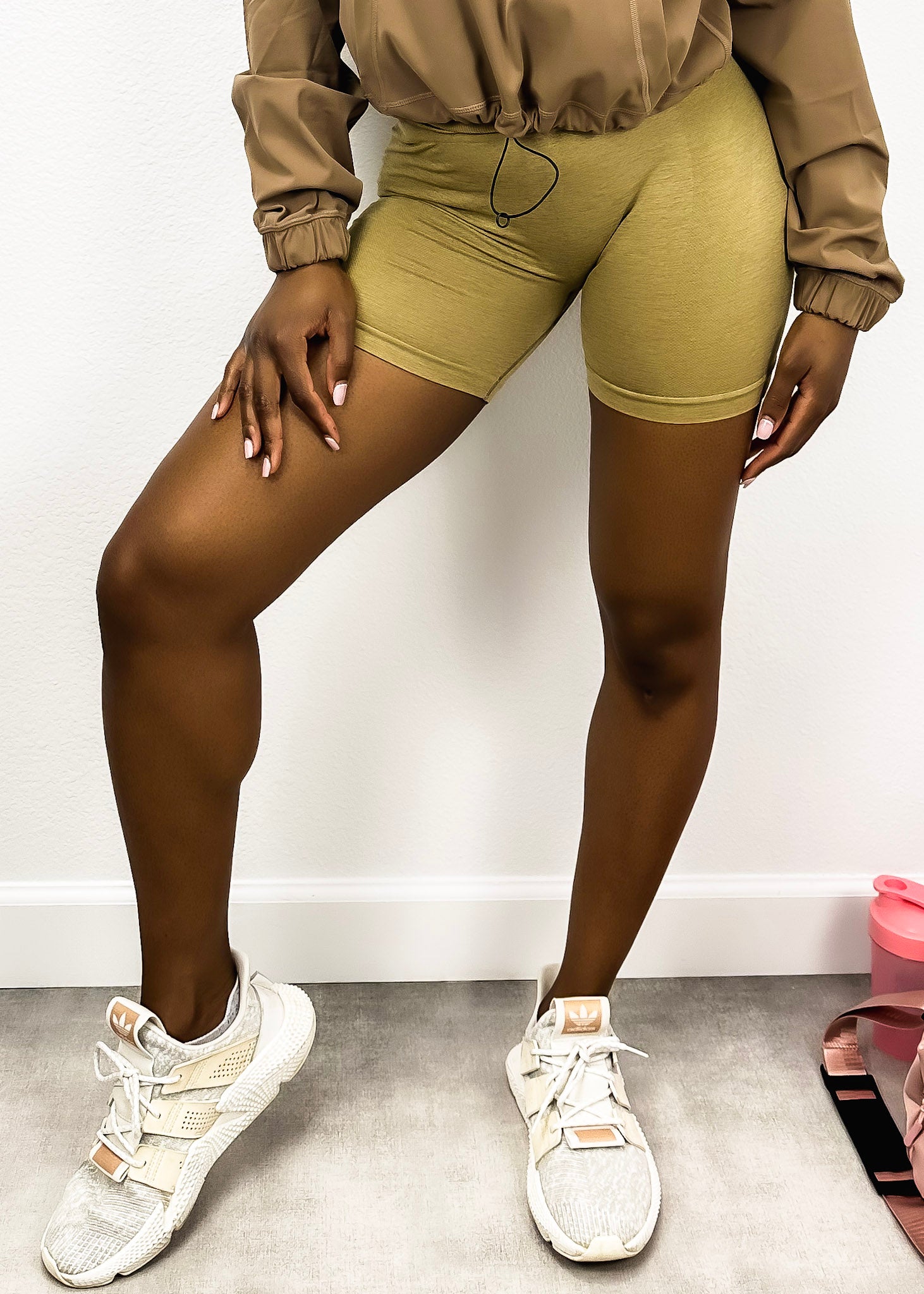 Pantalones cortos deportivos de cintura alta con malla lateral