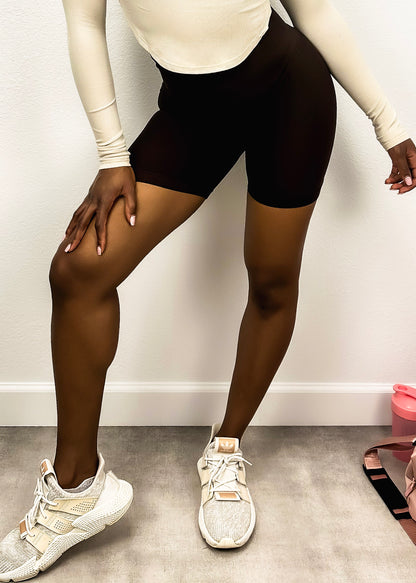 Pantalones cortos deportivos de cintura alta con malla lateral