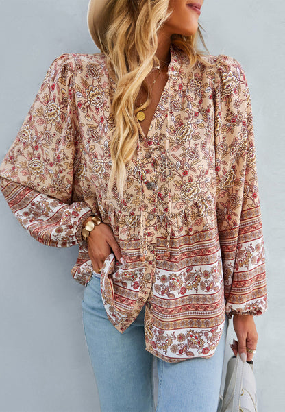 Blusa con botones y estampado bohemio floral 