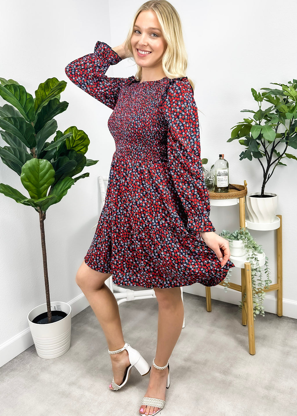 Vestido floral de manga larga con frunces en el pecho 