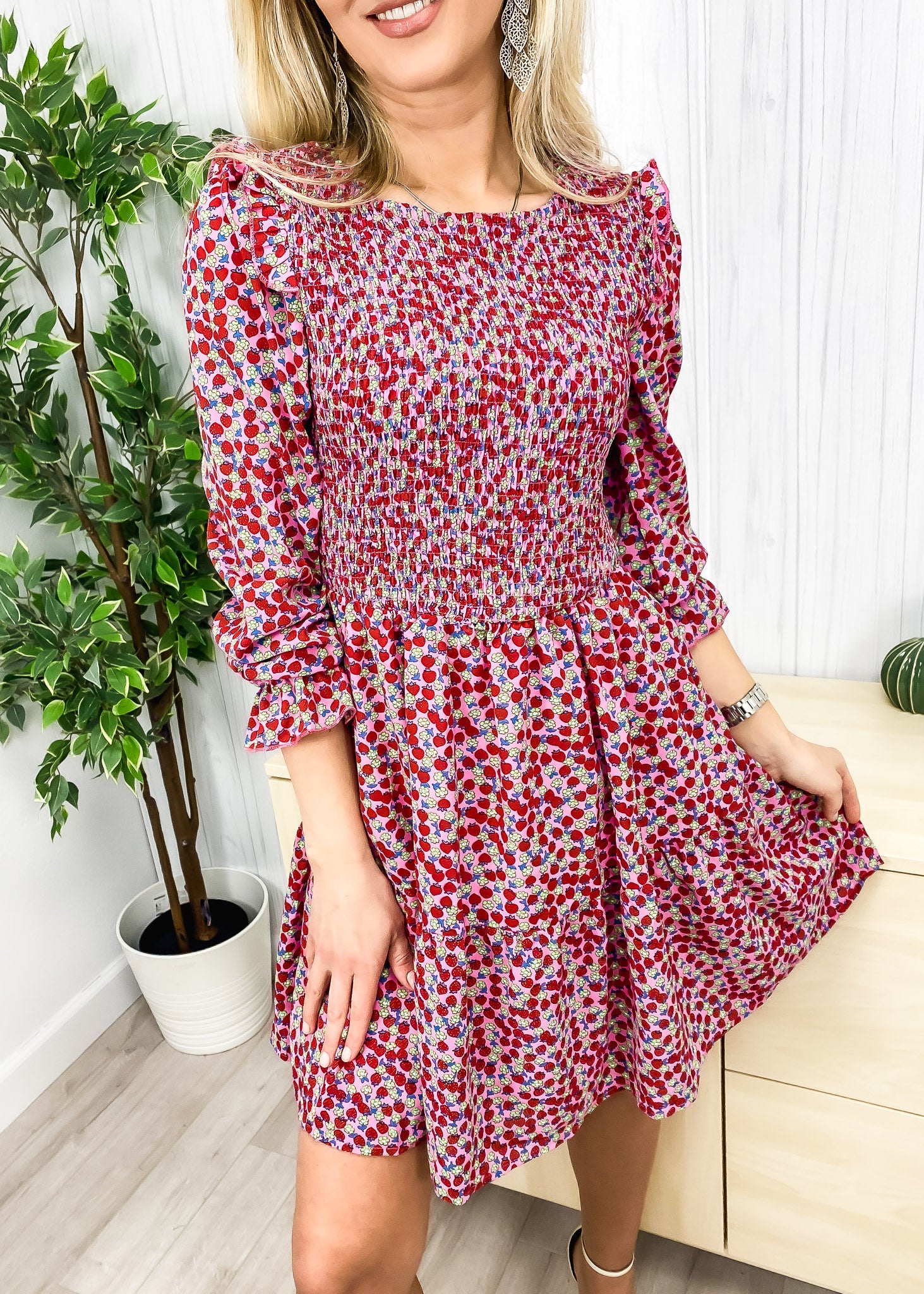 Vestido floral de manga larga con frunces en el pecho 