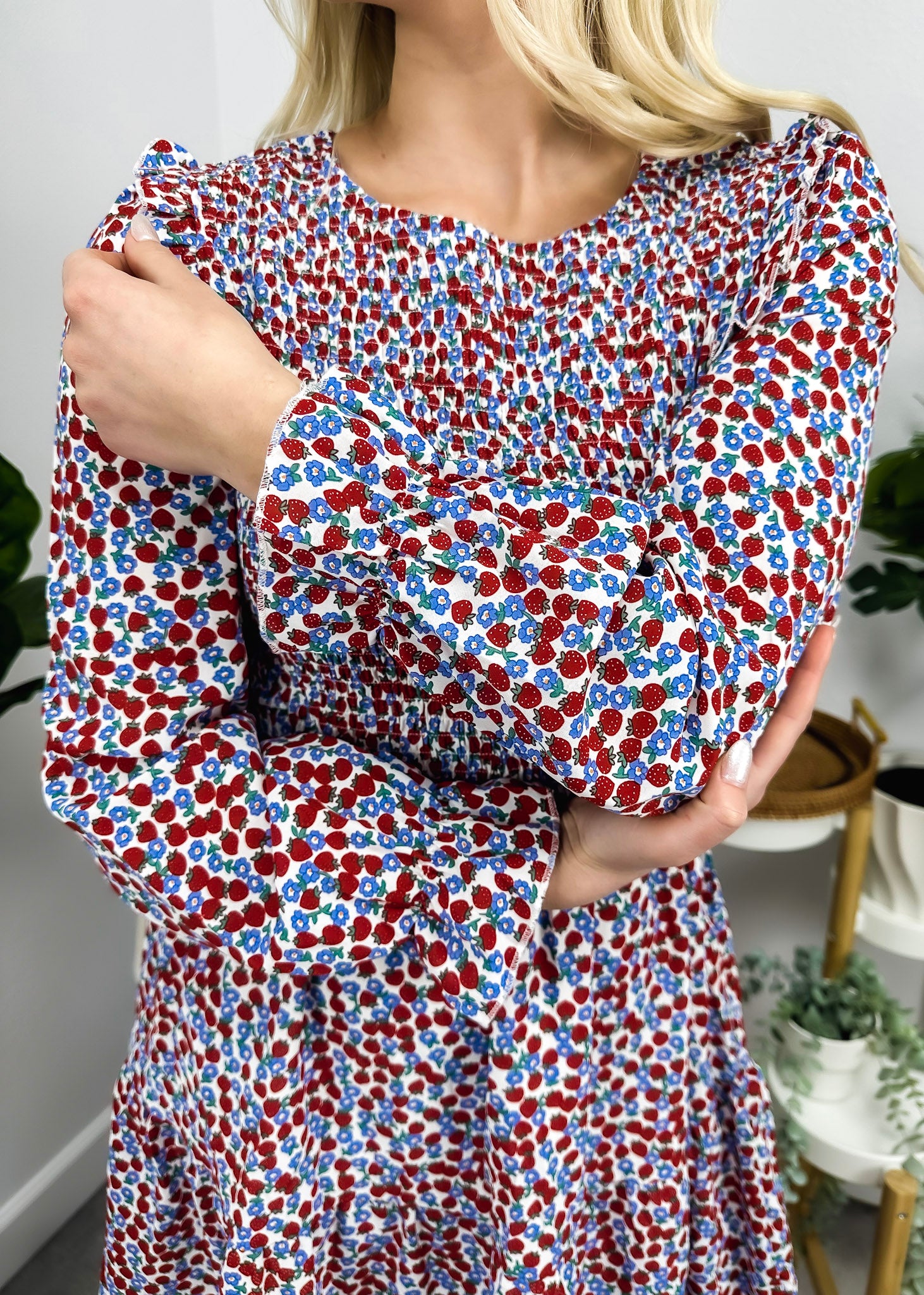 Vestido floral de manga larga con frunces en el pecho 