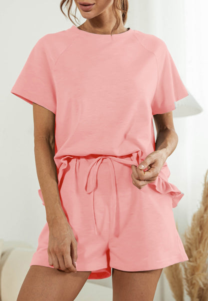 Conjunto de estar por casa con camisa y pantalones cortos con dobladillo con volantes 