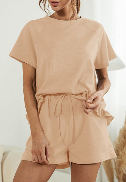 Conjunto de estar por casa con camisa y pantalones cortos con dobladillo con volantes 