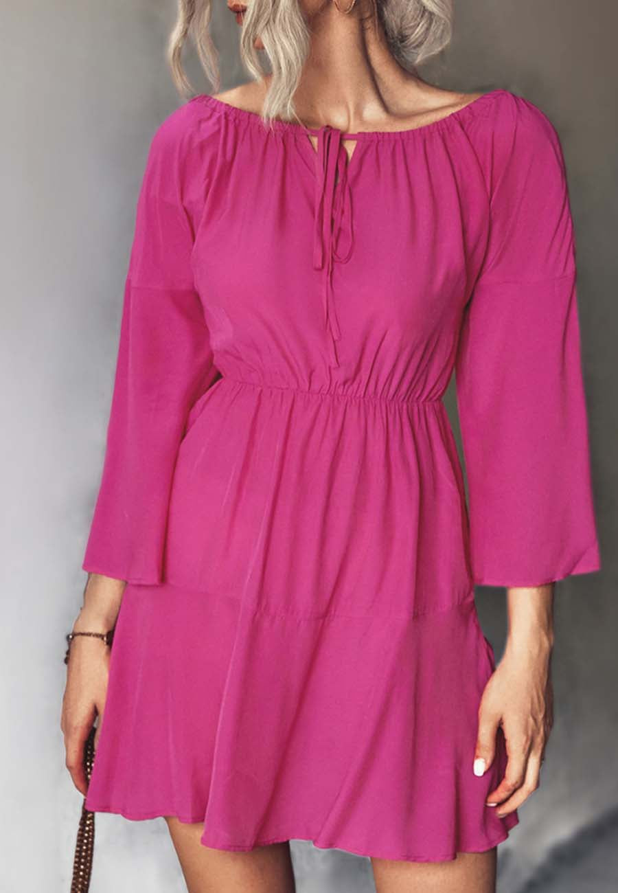 Vestido con cuello fruncido y lazo 