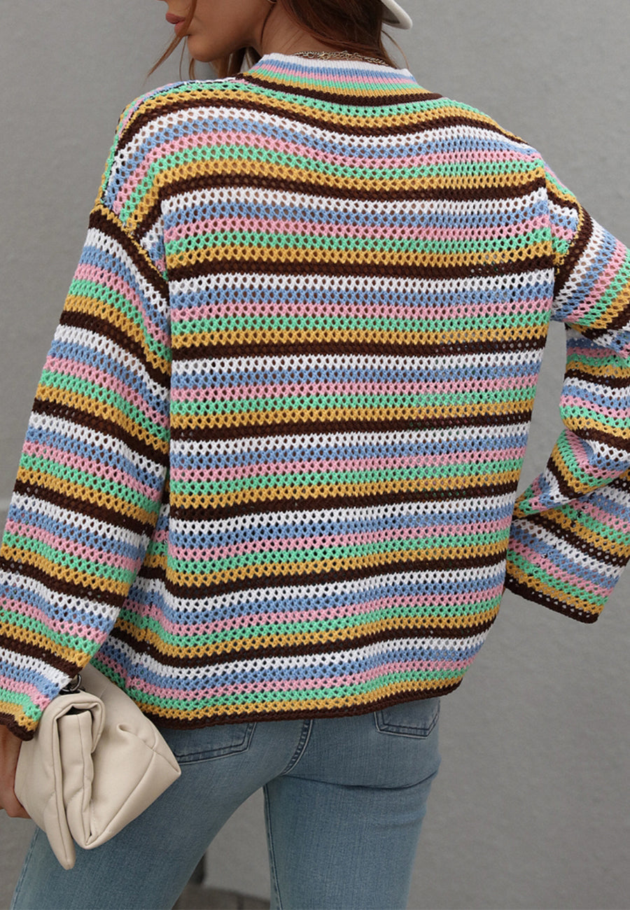 Suéter tejido a crochet con rayas de colores 