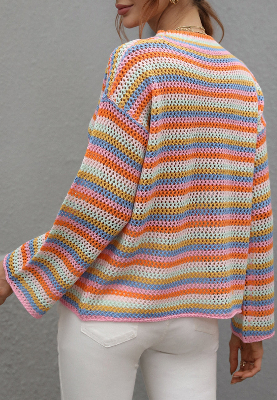 Suéter tejido a crochet con rayas de colores 