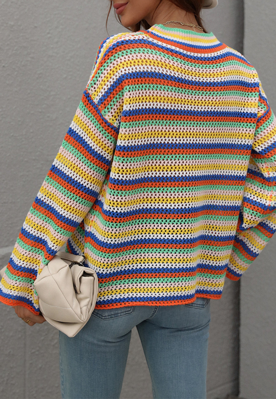 Suéter tejido a crochet con rayas de colores 