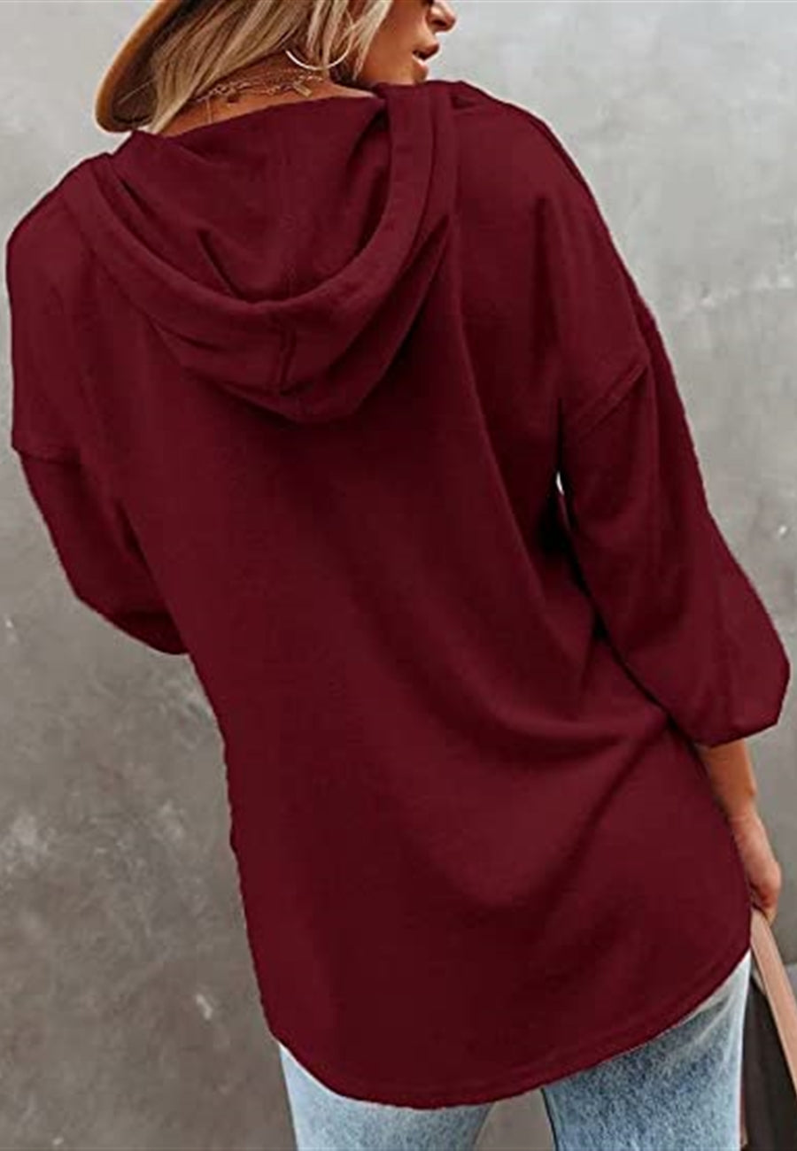 Sudadera con capucha y detalle de botones