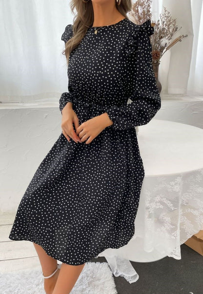 Vestido con botones en la espalda y lunares 