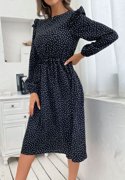 Vestido con botones en la espalda y lunares 