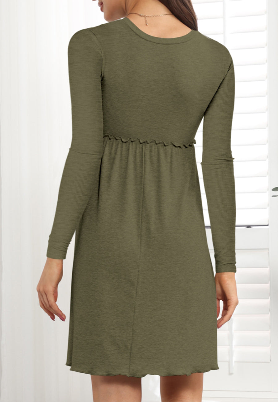 Vestido estilo imperio con ribete de lechuga 