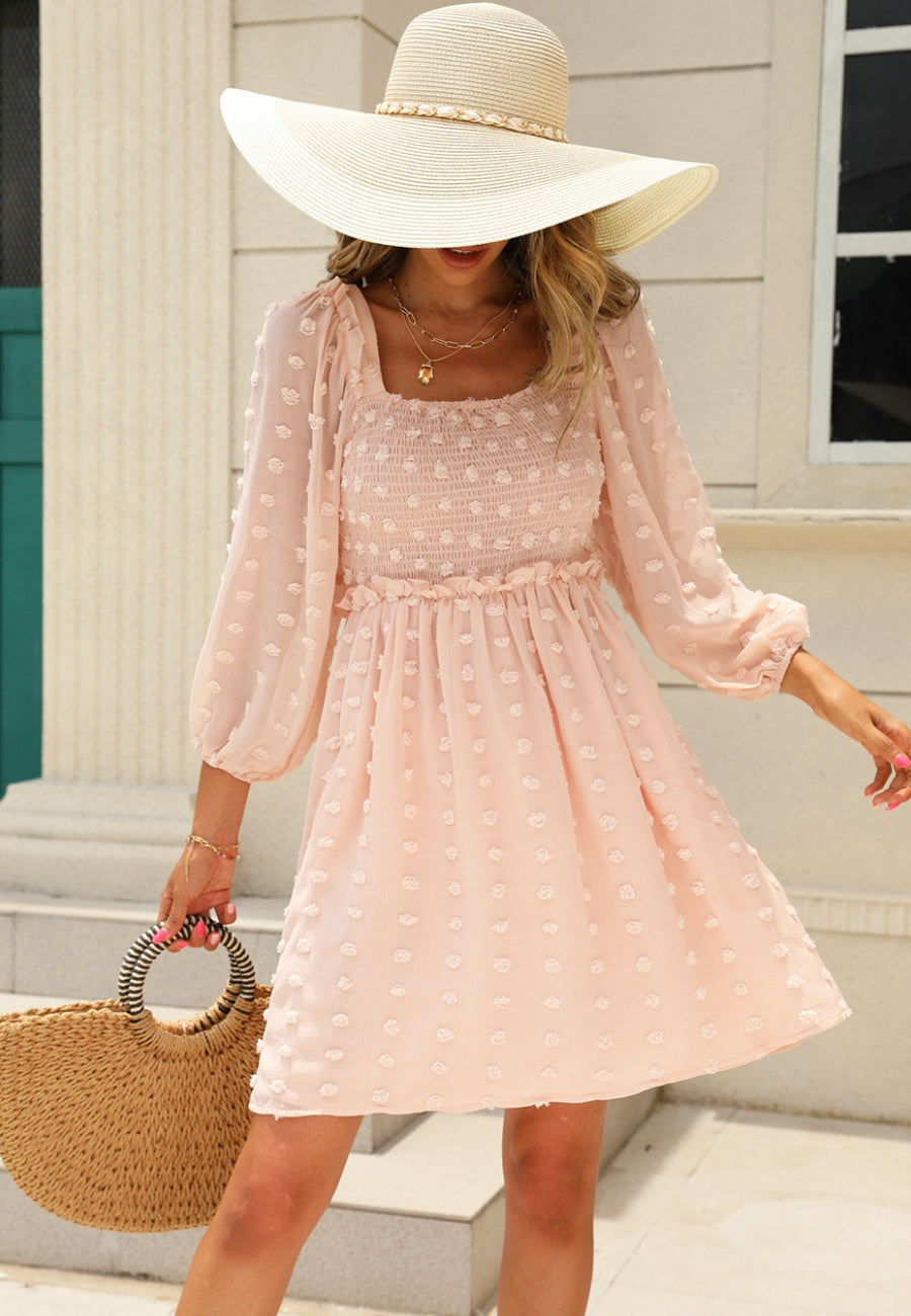 Vestido de lunares con escote cuadrado y pinza 