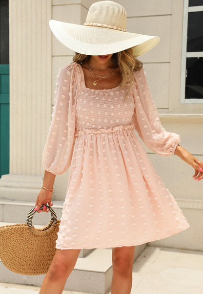 Vestido de lunares con escote cuadrado y pinza 