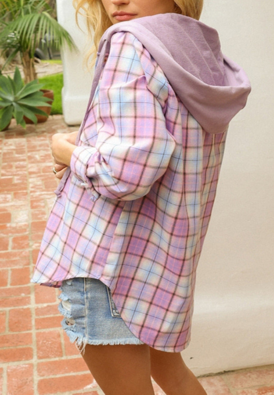 Chaqueta con capucha y estampado de tartán 