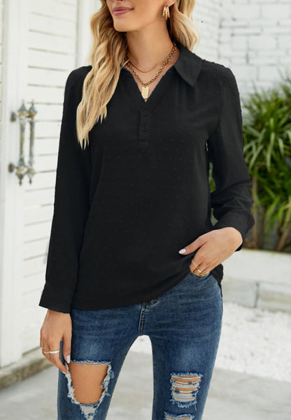 Blusa con cuello de lunares suizos 