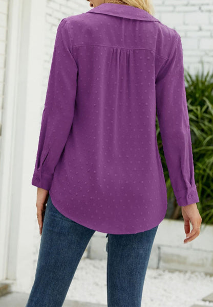 Blusa con cuello de lunares suizos 