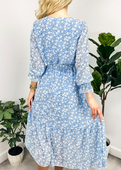 Vestido cruzado ligero con estampado floral 