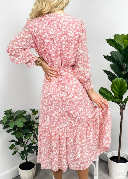 Vestido cruzado ligero con estampado floral 