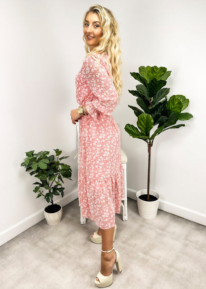 Vestido cruzado ligero con estampado floral 