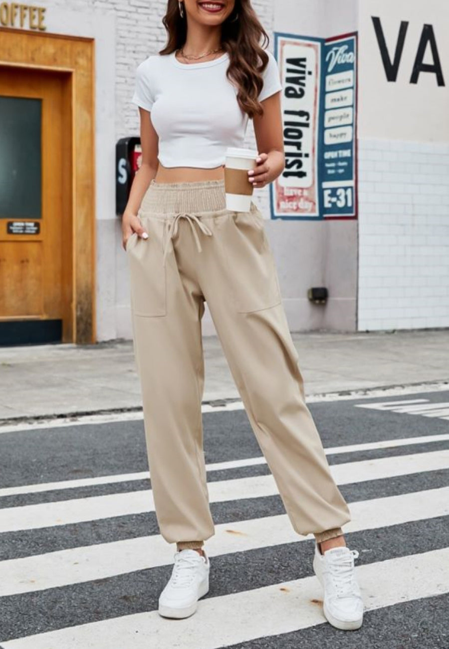 Pantalones deportivos con cintura fruncida