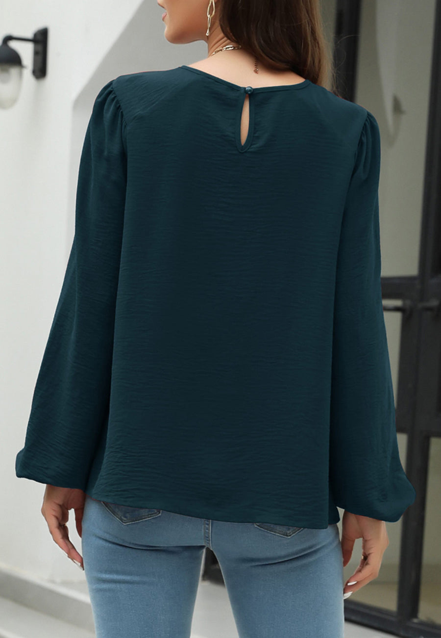 Blusa con volantes en forma de V 