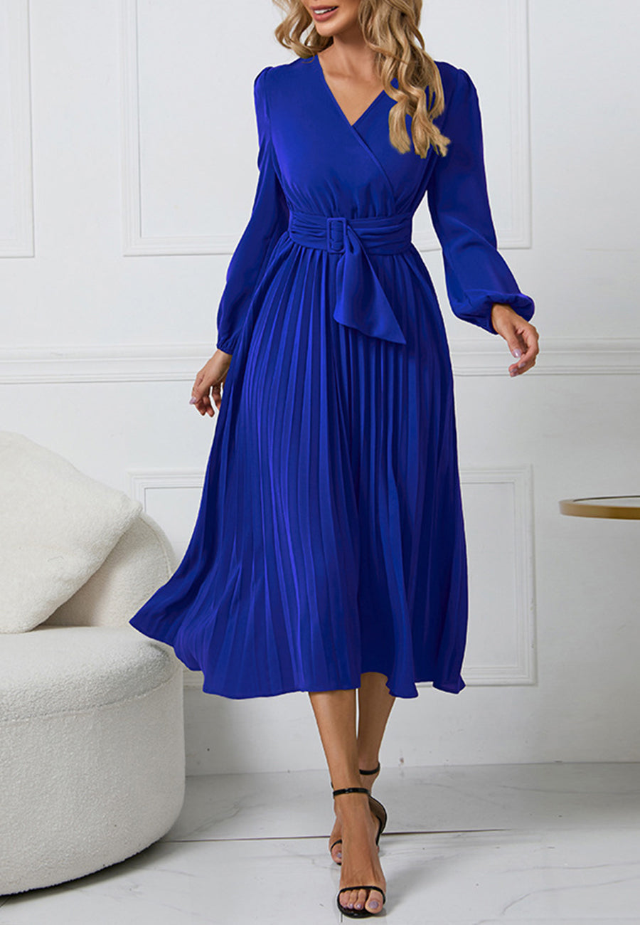 Vestido con cinturón y escote cruzado