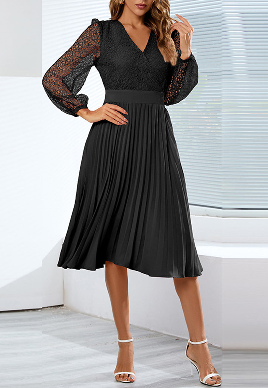 Vestido plisado con escote cruzado transparente 