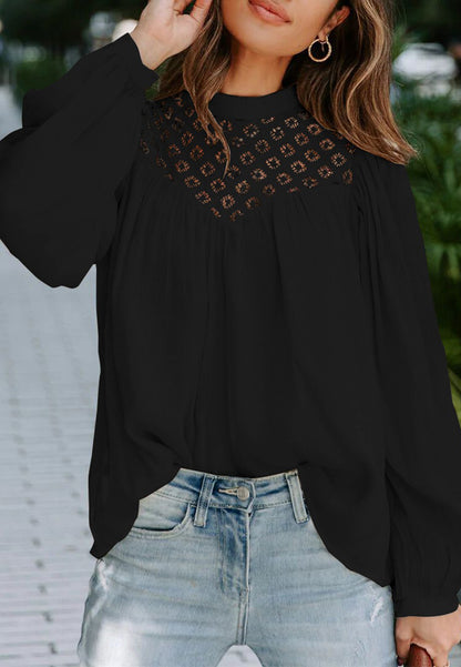 Blusa con mangas de obispo y detalle de encaje 