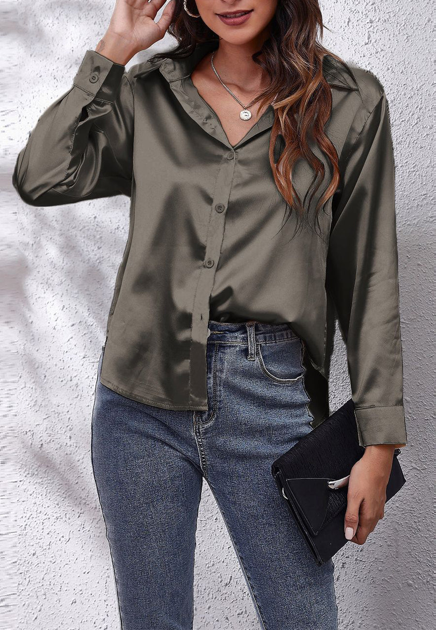 Blusa clásica de satén con botones 